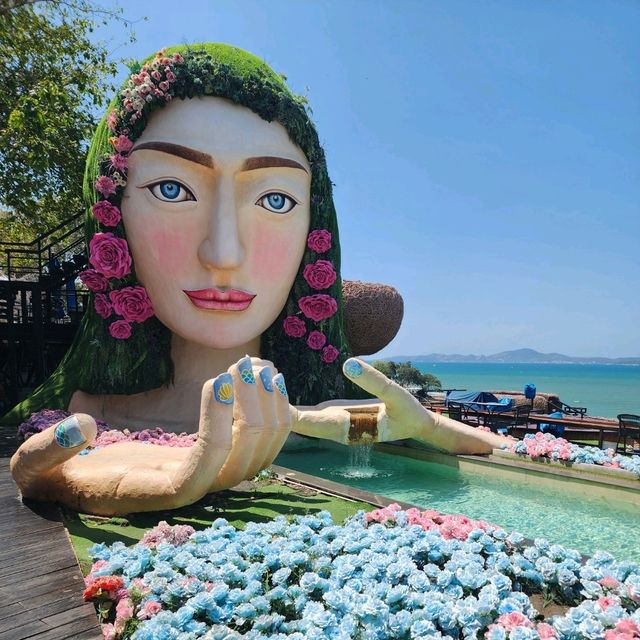 Mermaid Cafe with sea view
