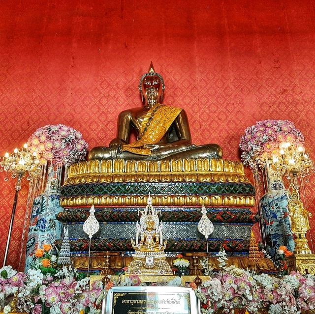 สักการะหลวงพ่อแสน และหลวงพ่อทองคำแห่งวัดหงส์ฯ