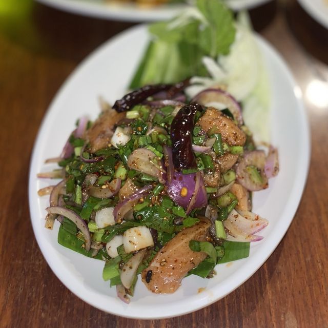 นวพร ค้าข้าว ร้านอร่อยบางแสน! 