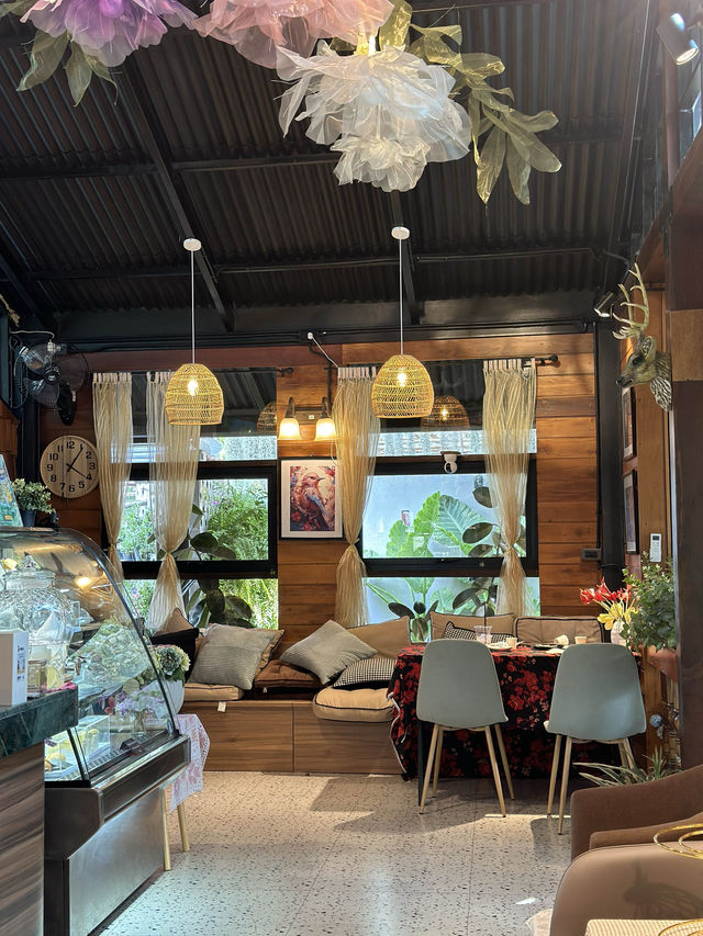 GRID GARDEN คาเฟ่สวยในม่านหมอก จันทบุรี 