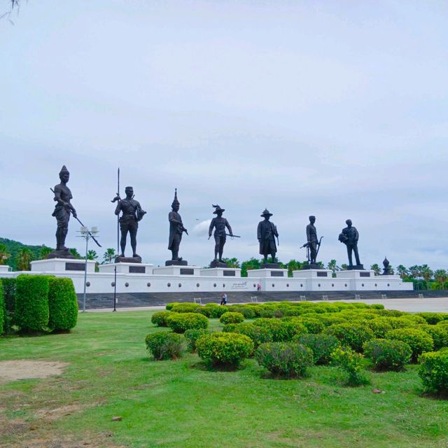  พระบรมราชานุสาวรีย์ อุทยานราชภักดิ์ หัวหิน
