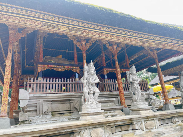 【ウブド】水の寺院！ティルタ ウンプル寺院で沐浴に挑戦！！