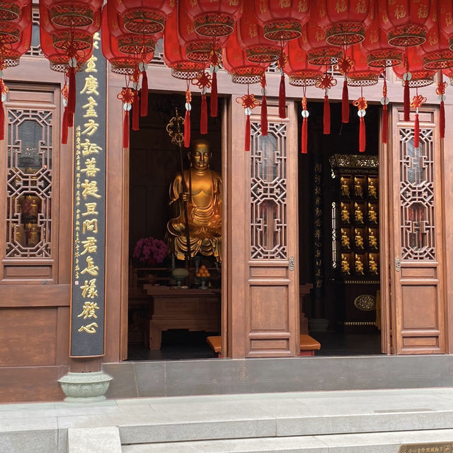 A Spiritual Journey: Find Inner Peace at the Jade Buddha Temple