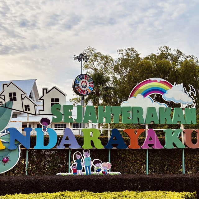 "Family-Friendly Fun: A Review of Majlis Bandaraya Melaka Baru Park"