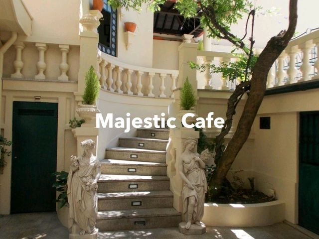 คาเฟ่สวยสไตล์ Art Nouveau ที่ปอร์โต