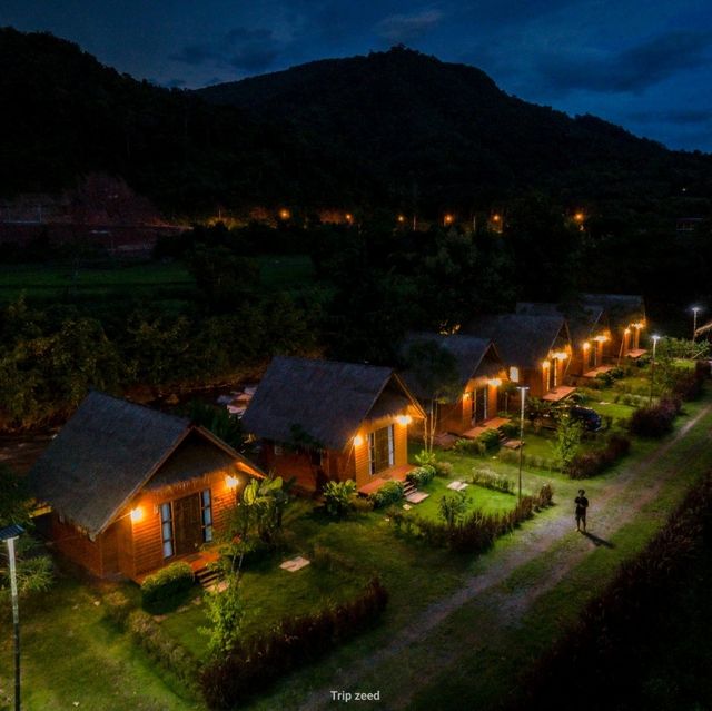 ที่พักริมน้ำมาง และวิวท้องนา บ่อเกลือ น่าน