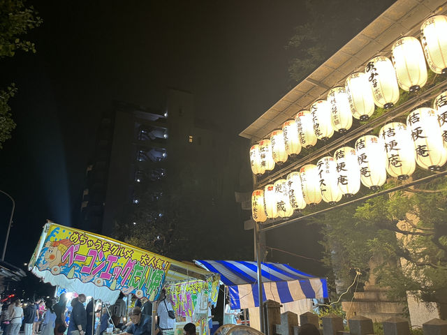 晴明祭前夕/ 宵宮祭！巫女潑灑熱水，人群尖叫🤣