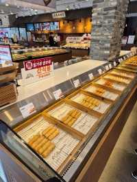 Goraesa Fishcake Shop & Experience Hall 🇰🇷🍥