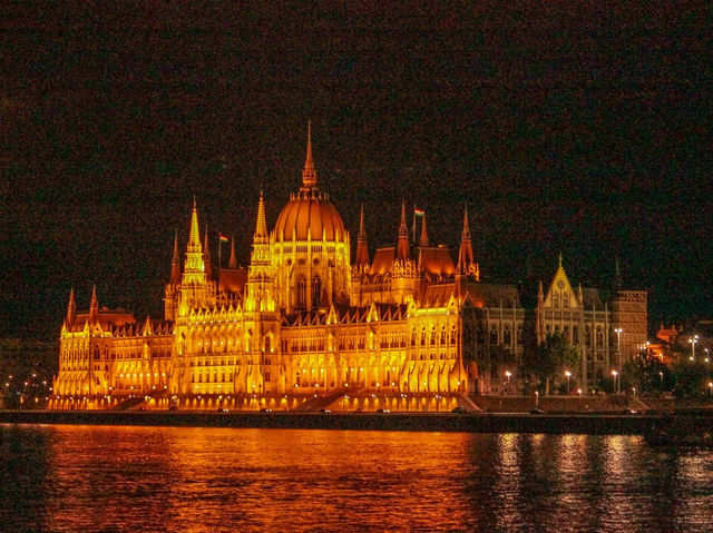 The Enchanting Nightscape of Budapest: A Summer Evening to Remember