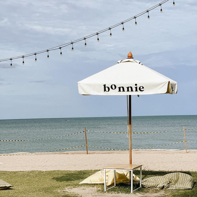 bOnnie on the beach☀️🏖️