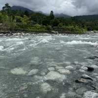 Wonderful riverside stay and can see mountain!