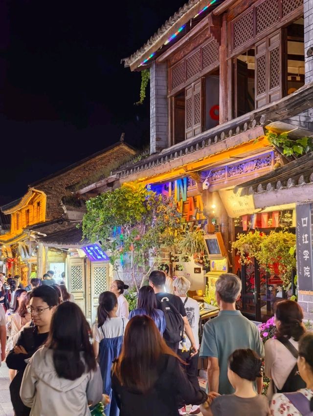 Cozy bars in Dali OldTown