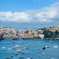 Don’t miss the colourful island of Procida 🇮🇹 