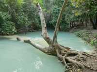 น้ำตกวังก้านเหลือง สระมรกต ลพบุรี  