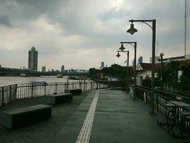 เดินเที่ยว..ริมน้ำเจ้าพระยา