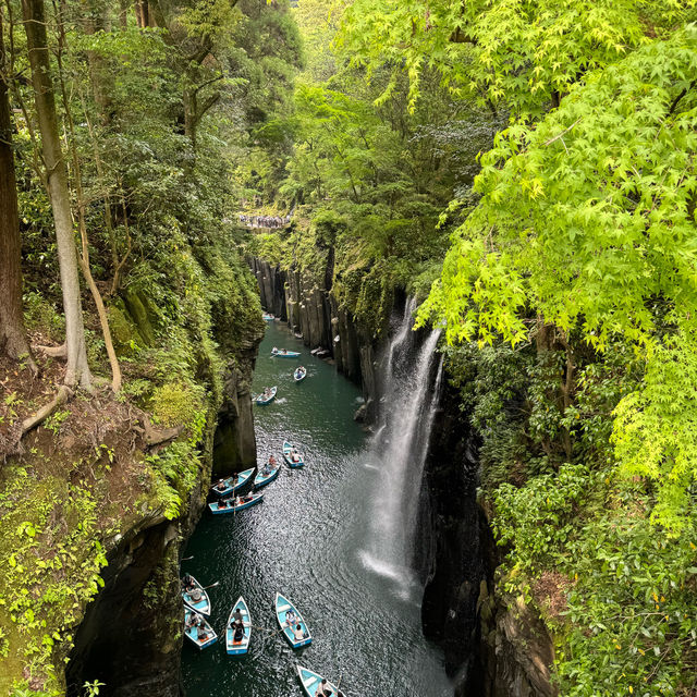 🌄 **探索高千穗峽的美** 🌊