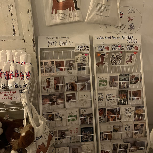 おしゃれなベーグル屋さん🥯好きなクリームで味変！