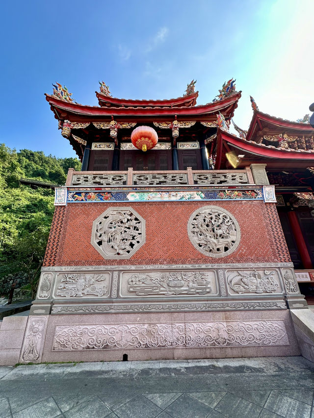 A Family Pilgrimage to Anxi Qing Shui Yan: Tranquility and Heritage in Quanzhou