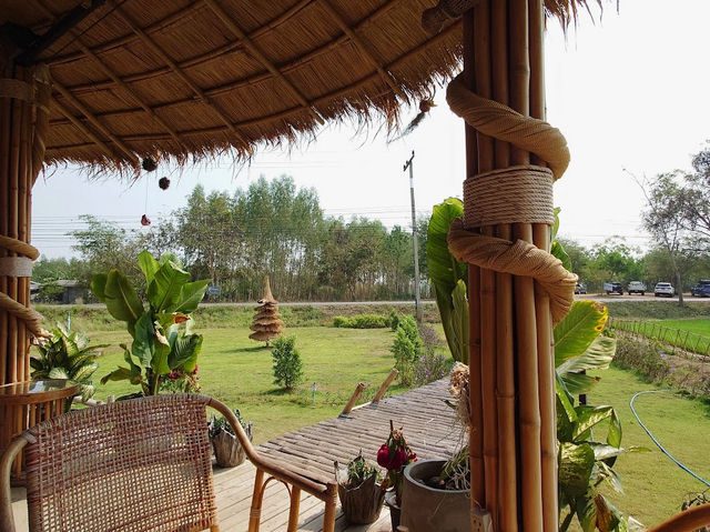 ชิดลม - ชมฝาย คาเฟ่บรรยากาศดีริมทาง