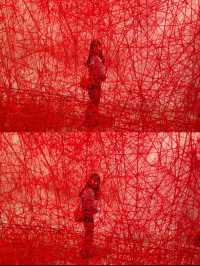 赤い糸が織り成すアートの世界🫣🧵🪡
