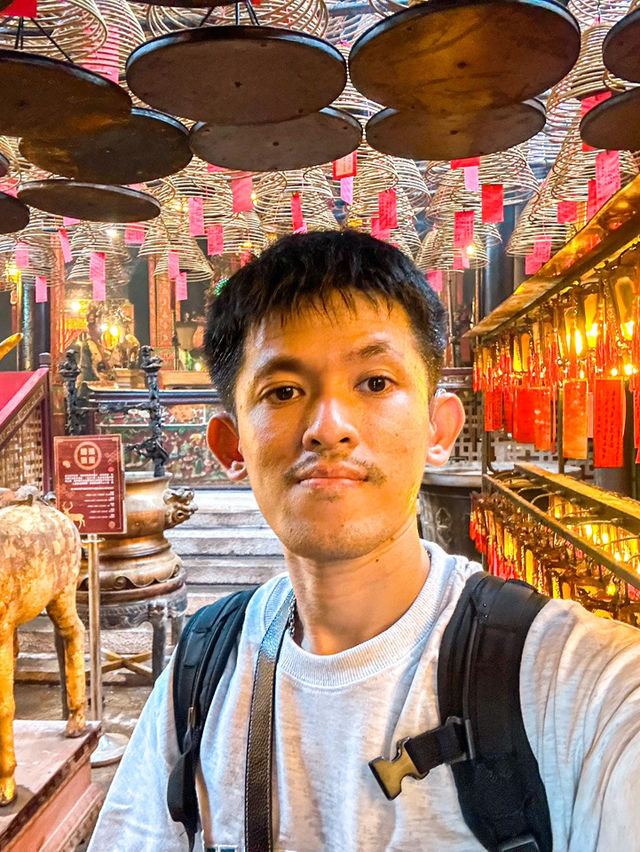 วัดหม่านโม (Man Mo Temple)