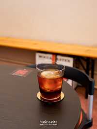 จิบกาแฟในคาเฟ่ย่านตลาดน้อย
