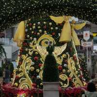 Twinkling Lights & Holiday Delights: 1 Utama’s Christmas Vibes