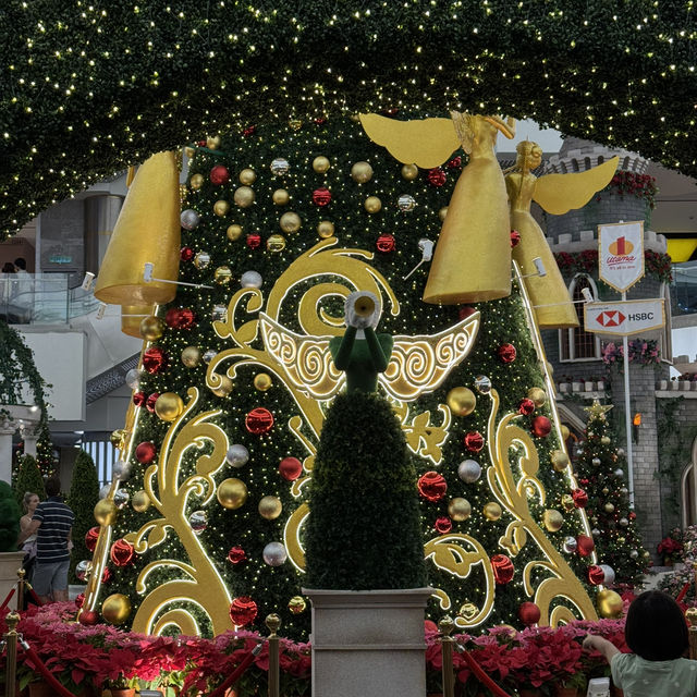 Twinkling Lights & Holiday Delights: 1 Utama’s Christmas Vibes