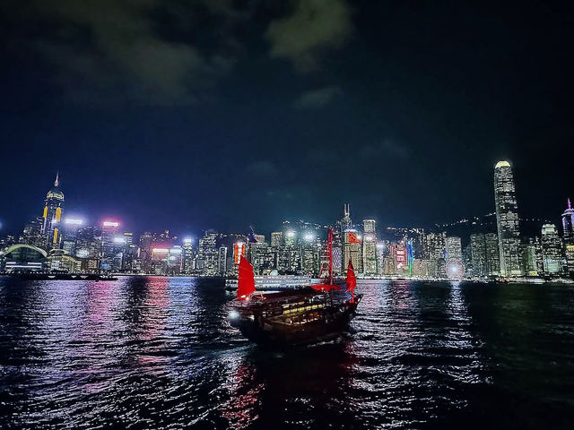 A Tranquil Solo Night at Victoria Harbour