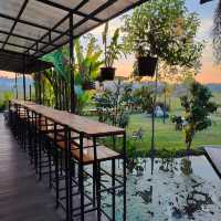 นาไลย วิว คาเฟ่&โฮมสเตย์ ที่พัก&คาเฟ่ วิวทุ่งนา