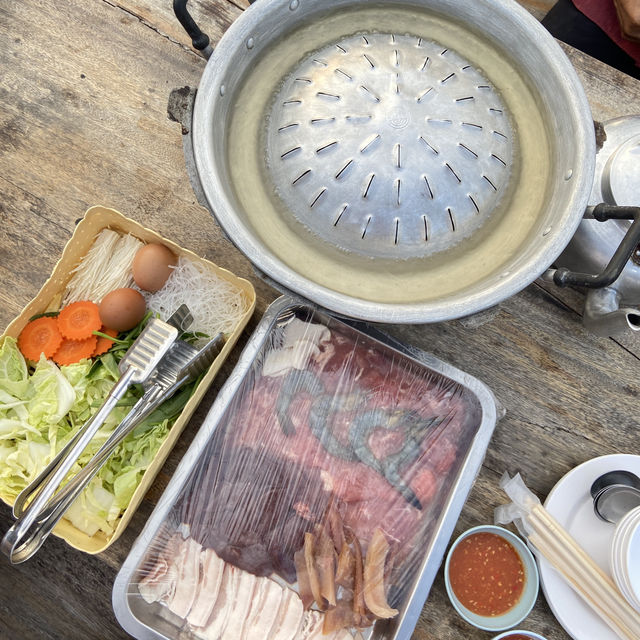 หมูกะทะ @แควน้อย ริเวอร์พาร์ค กาญจนบุรี หมูกะทะ @แควน้อย ริเวอร์พาร์ค กาญจนบุรี