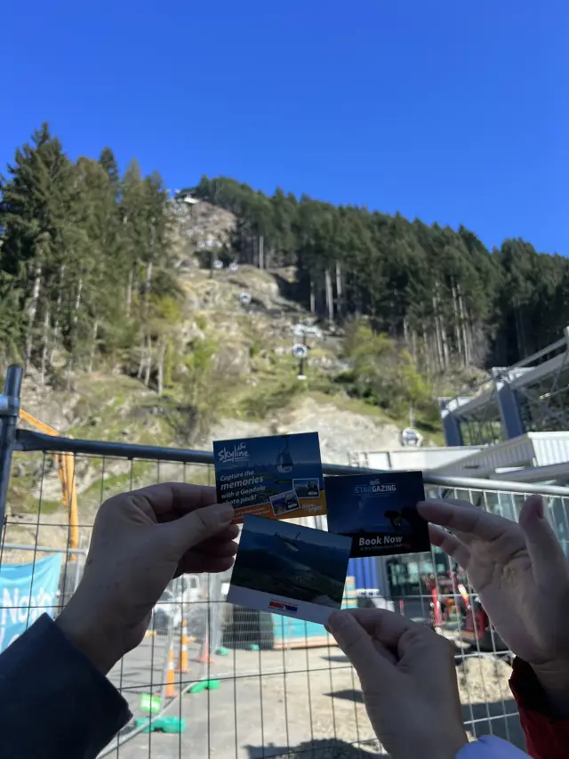 Queenstown Skyline Gondola: A Dreamlike Landscape of Mountains and Lakes