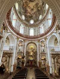 Carls Church, one of the most beautiful landmarks in Vienna🇦🇹
