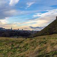 Chasing the Sunset: My Enchanting Hike to Arthur’s Seat in Edinburgh