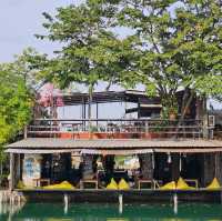 กัดรังแลนด์ Fishing café & Restaurant เ