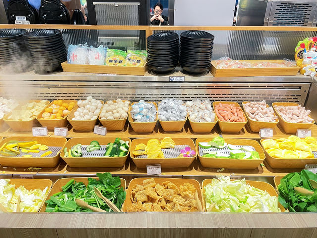 พากินฮอตพอท หม่าล่าชื่อดังย่านซีเหมินติง!