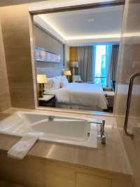 高空中的奢華寧靜：雅加達 Westin 入住體驗
