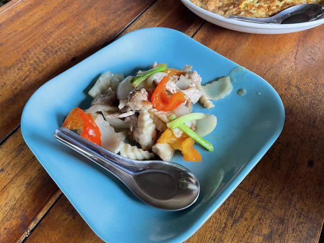 ครัวริมทุ่ง อำเภอกัลยาณิวัฒนา