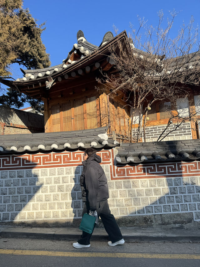Bukchon Hanok Village หมู่บ้านสไตล์โซชอน