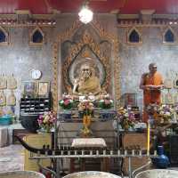 สักการะหลวงพ่อพระบางประสิทธิโชค ที่วัดเอี่ยมวรนุช