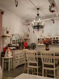 The Perfect Spot for a Solo Café Date