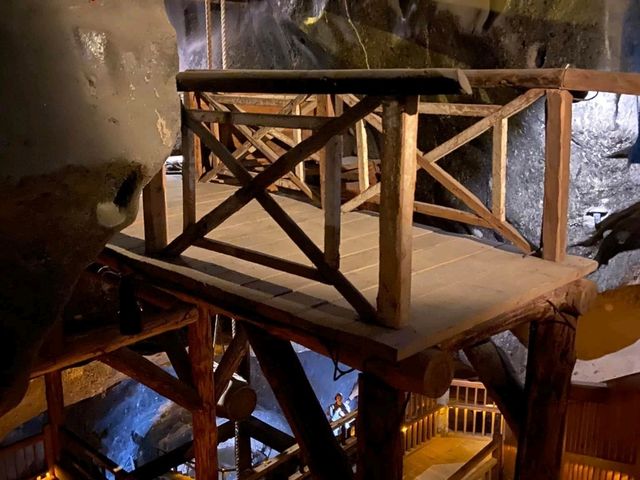 ชวนเที่ยว Wieliczka Salt Mine ประเทศ โปแลนด์