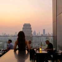 Rooftop bar สุดชิล วิวใจกลางเมือง โซนสุขุมวิท กทม.