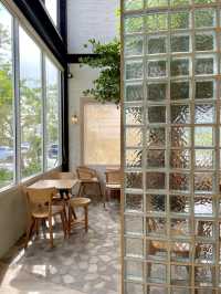 แวะพักเติมคาเฟอีนก่อนเข้ากรุง ที่ Roasi Coffee