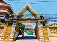 泰國曼谷市中心湄南河畔著名華人文化古跡寺廟景點：Wat Amon Khiri，祈福非常靈驗，適合打卡拍照📸祈福冥想
