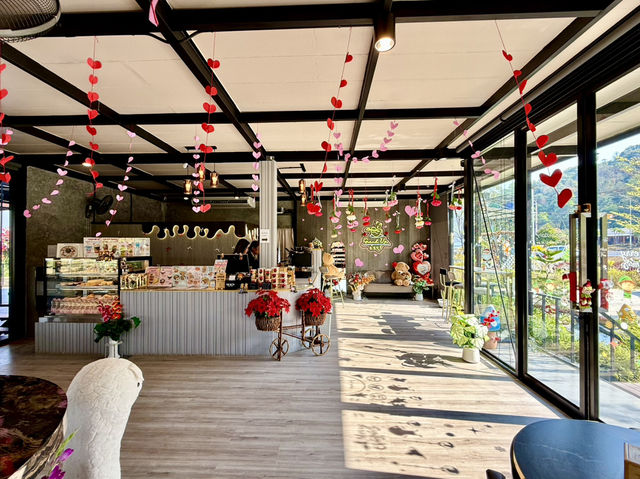 คาเฟ่วิวภูเขาใกล้ทะเลสวยที่สุดในจันทบุรี