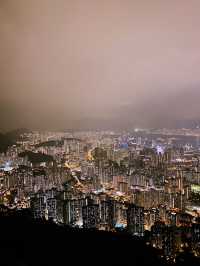 獅子山的日與夜，看不膩的百萬夜景🌃