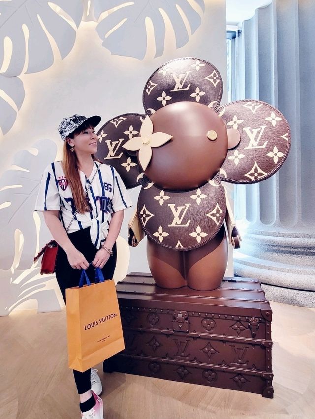 Art, Luxury, and Local Flavors: A Creative Day Out in Bangkok