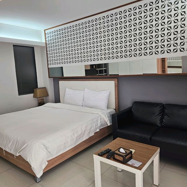 ที่พักหลักร้อย ห้องกว้าง สะอาด - Racha Residence