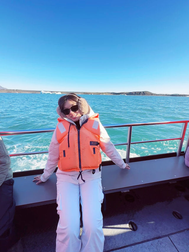Day 4: A Day of Adventure in Iceland: 🇮🇸 Boats, Beaches🌊☀️, and Delicious🥖 Eats!